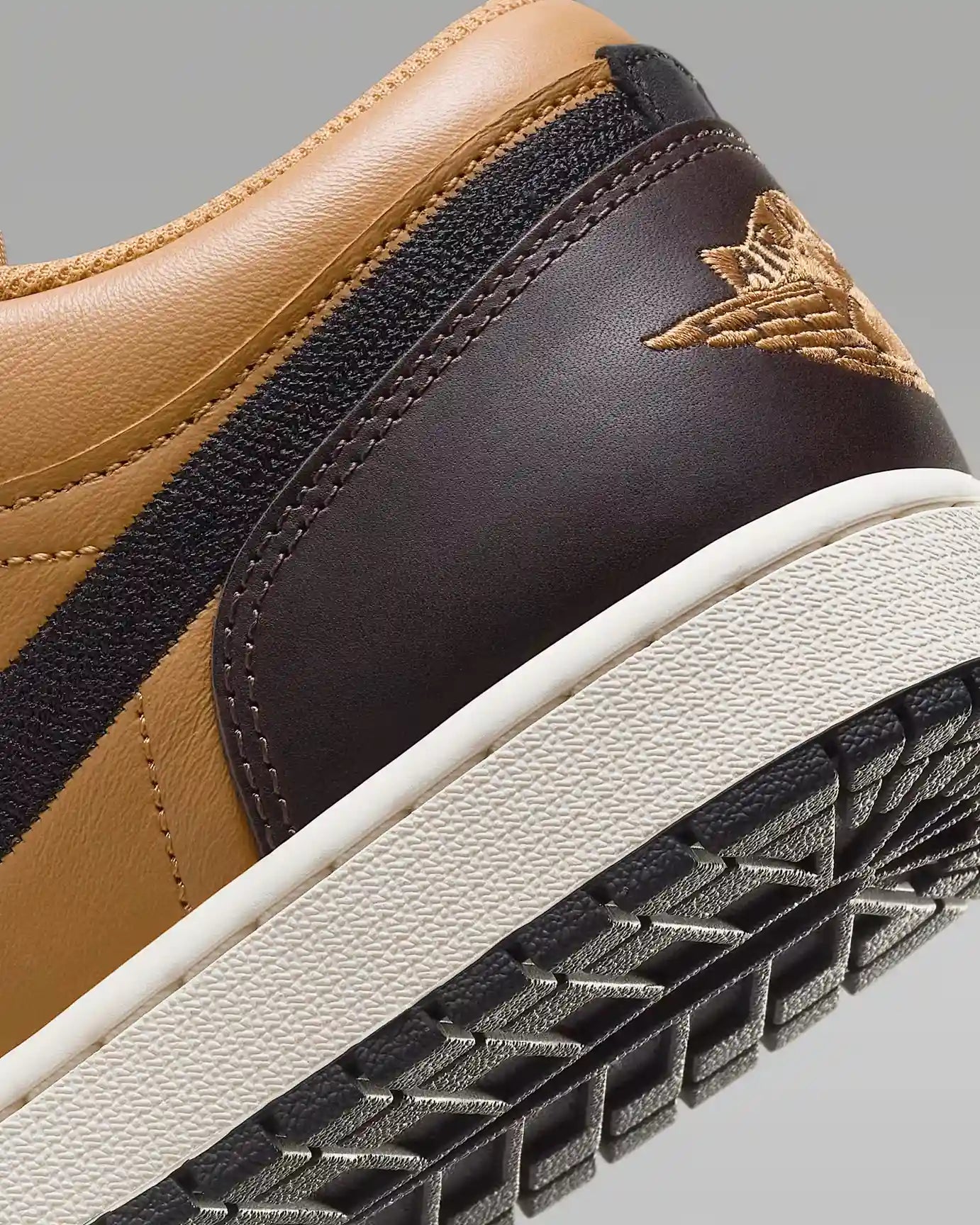 Air Jordan 1 Low SE 'Flax Baroque Brown'