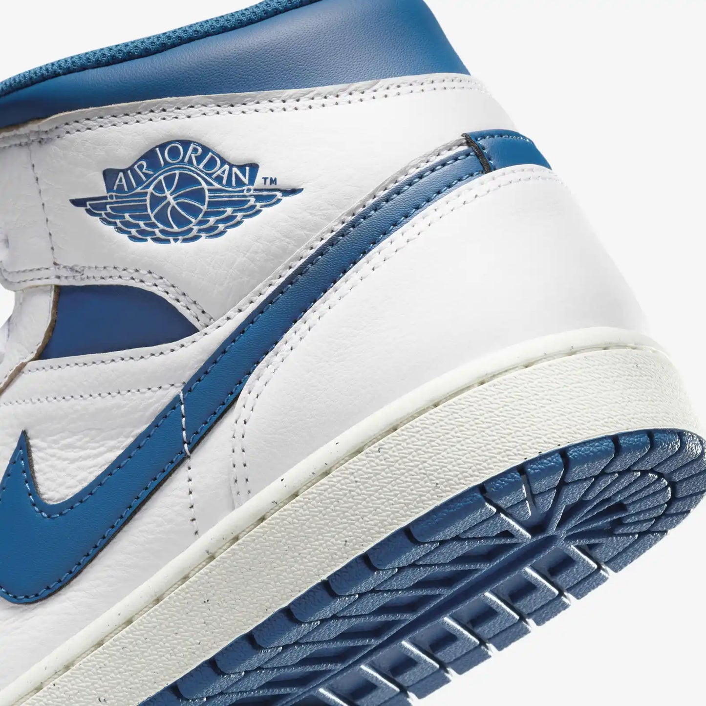 Air Jordan 1 Mid SE 'White Blue'