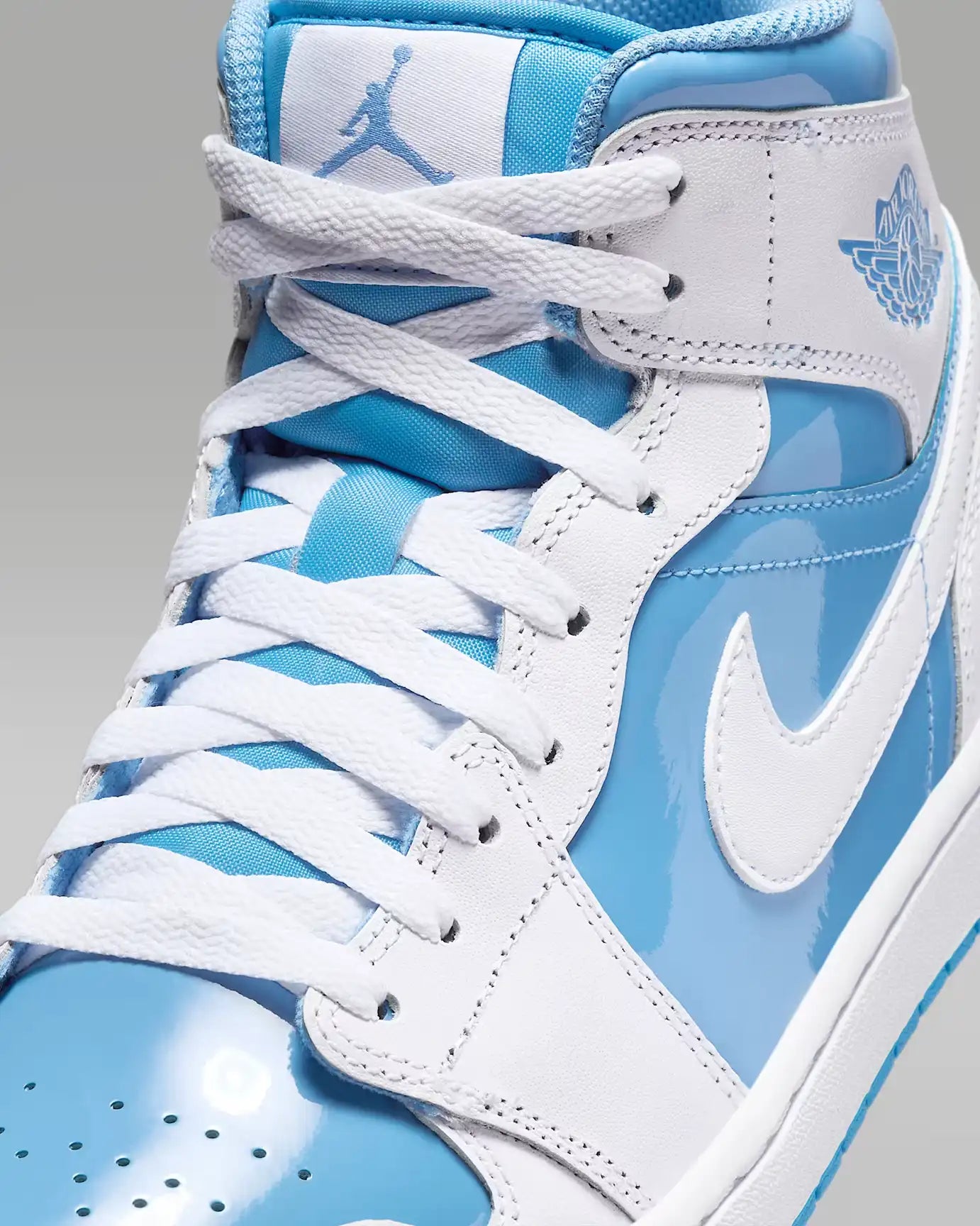 Air Jordan 1 Mid SE 'Legend Blue'