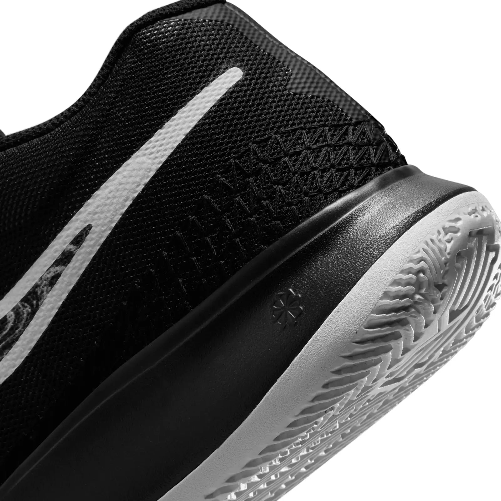 Nike Kyrie Irving Flytrap 6